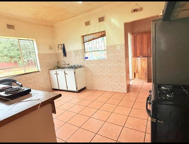 3 BEDROOM HOUSE FOR SALE IN VANDERBIJLPARK CE 2